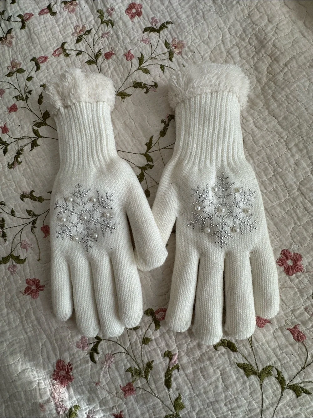 ✨ Antonio White Knit Gloves Pearl Rhinestone Snowflake Faux Fur Cuff Winter✨
